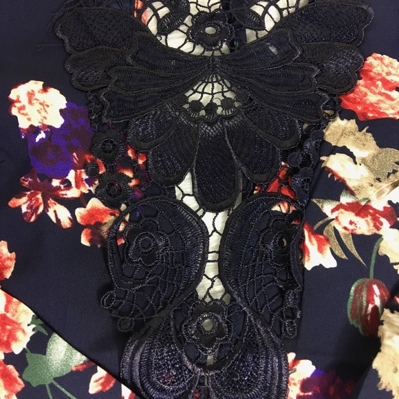 Last // Navy Open Back Floral Dress With Lace - Picture 4 of 6